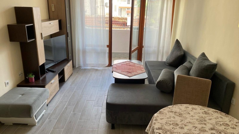 Zu vermieten  1 Schlafzimmer Plowdiw , Hristo Smirnenski , 60 qm | 70806190