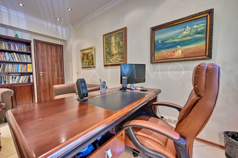 De inchiriat  Birou Sofia , Țentâr , 102 mp | 38948846 - imagine [9]