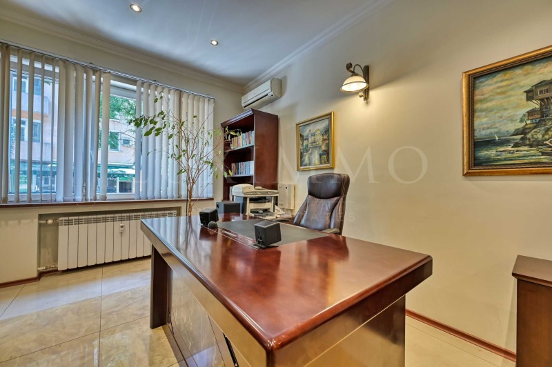 De inchiriat  Birou Sofia , Țentâr , 102 mp | 38948846 - imagine [11]