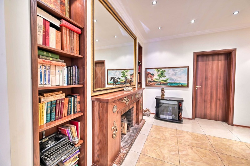 De inchiriat  Birou Sofia , Țentâr , 102 mp | 38948846 - imagine [13]