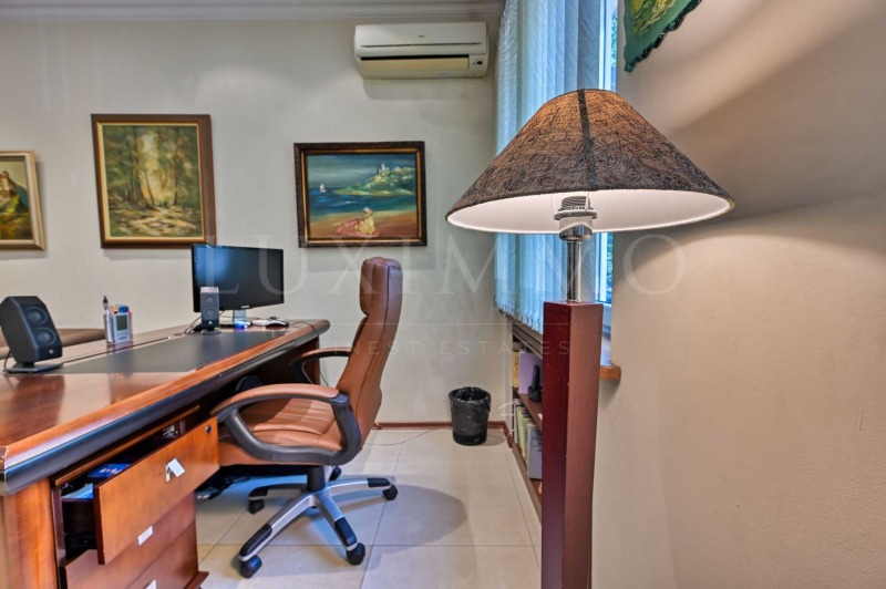 De inchiriat  Birou Sofia , Țentâr , 102 mp | 38948846 - imagine [8]