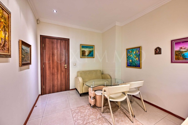 De inchiriat  Birou Sofia , Țentâr , 102 mp | 38948846 - imagine [15]