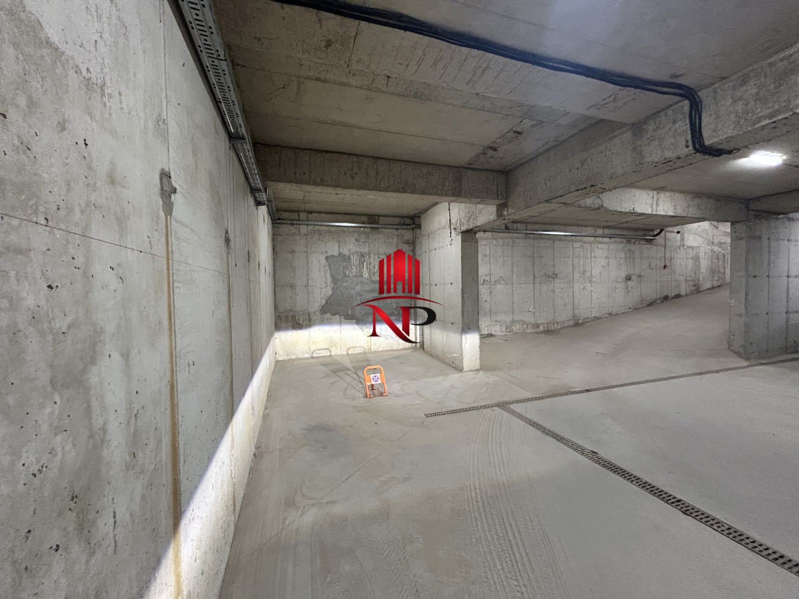 Дава под наем ГАРАЖ, ПАРКОМЯСТО, гр. София, Студентски град, снимка 2 - Гаражи и паркоместа - 52925202