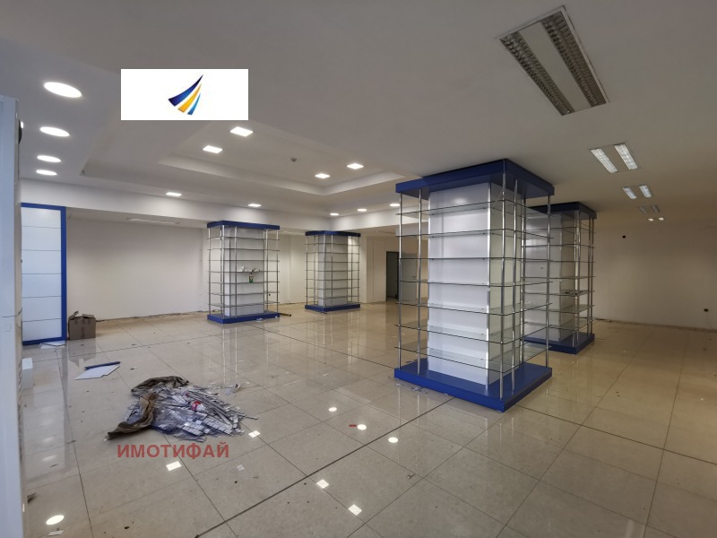 Дава под Наем МАГАЗИН в град София, Център - 290 кв.м / 3 000 € » 5 867.49 лв., ИМОТИФАЙ