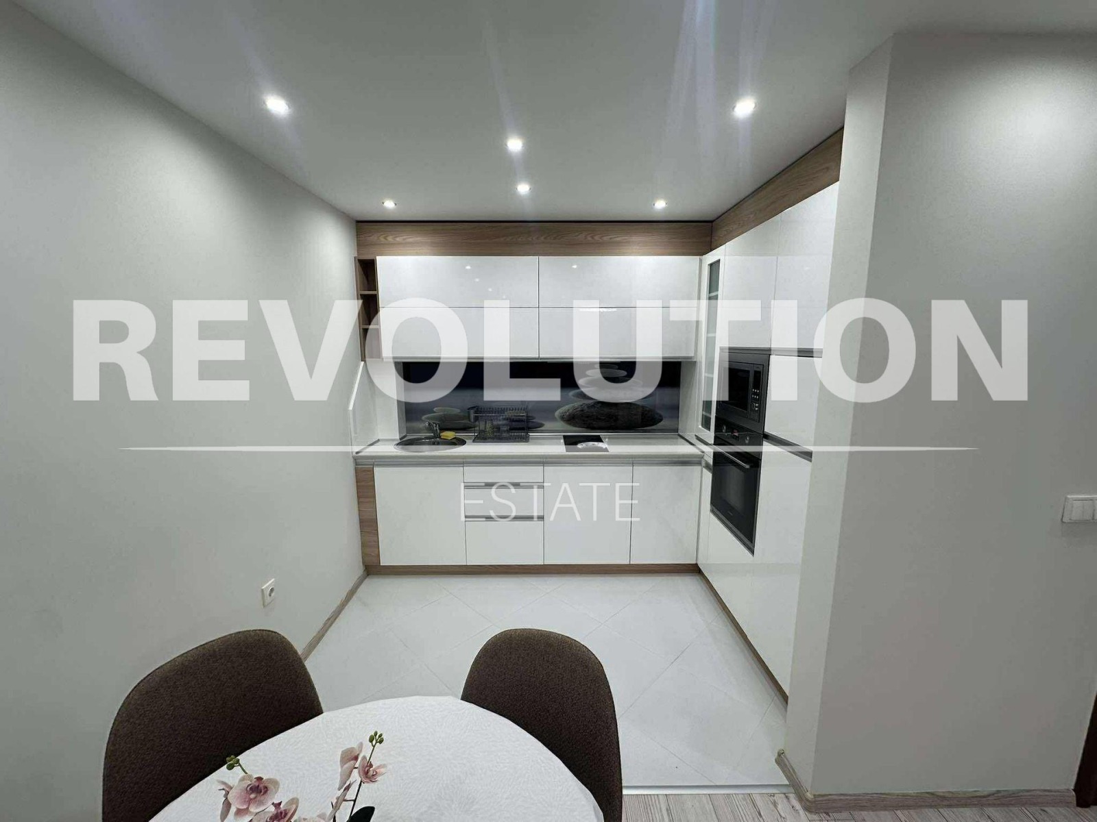 Дава под наем 2-СТАЕН, гр. Варна, Левски 1, снимка 3 - Апартаменти - 53200269