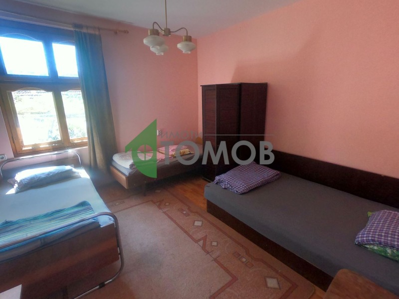 Дава под наем ЕТАЖ ОТ КЪЩА, гр. Шумен, Топхане, снимка 2 - Етаж от къща - 52694265