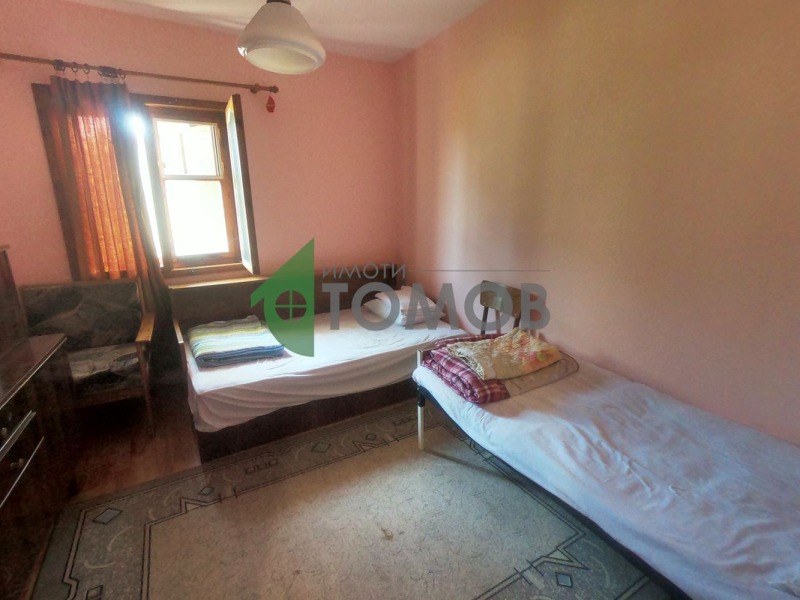 Дава под наем ЕТАЖ ОТ КЪЩА, гр. Шумен, Топхане, снимка 3 - Етаж от къща - 52694265