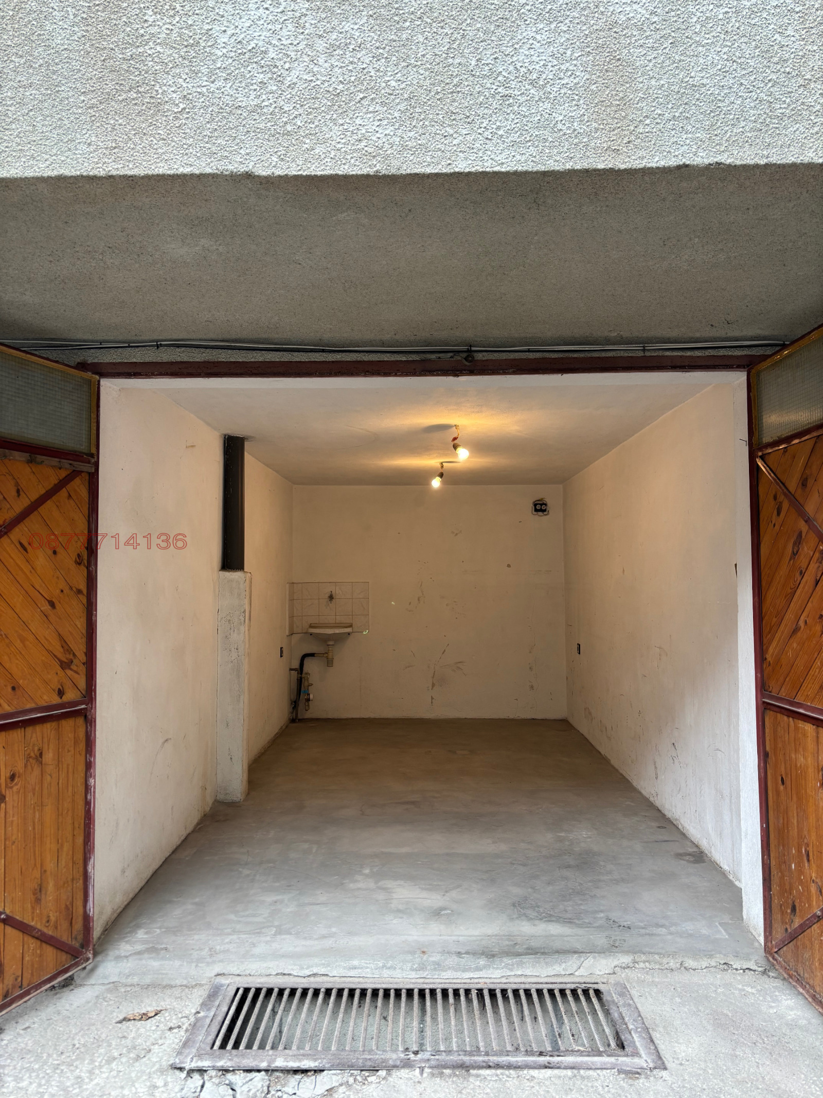 Дава под наем ГАРАЖ, ПАРКОМЯСТО, гр. Варна, Колхозен пазар