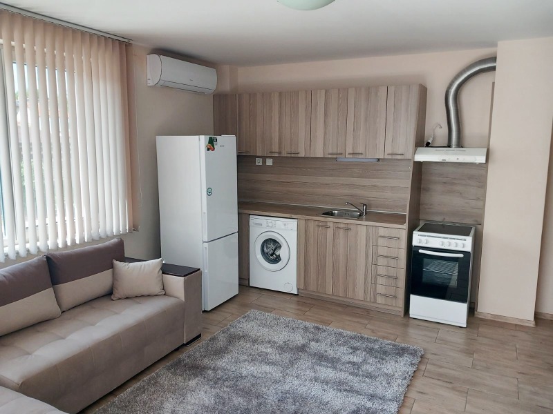 Дава под нем  2-стаен, град Шумен, Пазара •  600 лв. • ID 58043181 — holmes.bg - [1] 