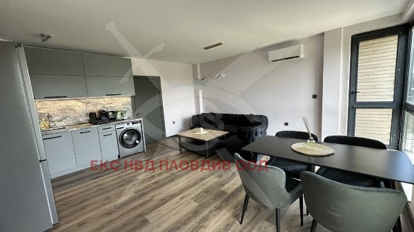 Дава под наем 3-СТАЕН, гр. Пловдив, Център