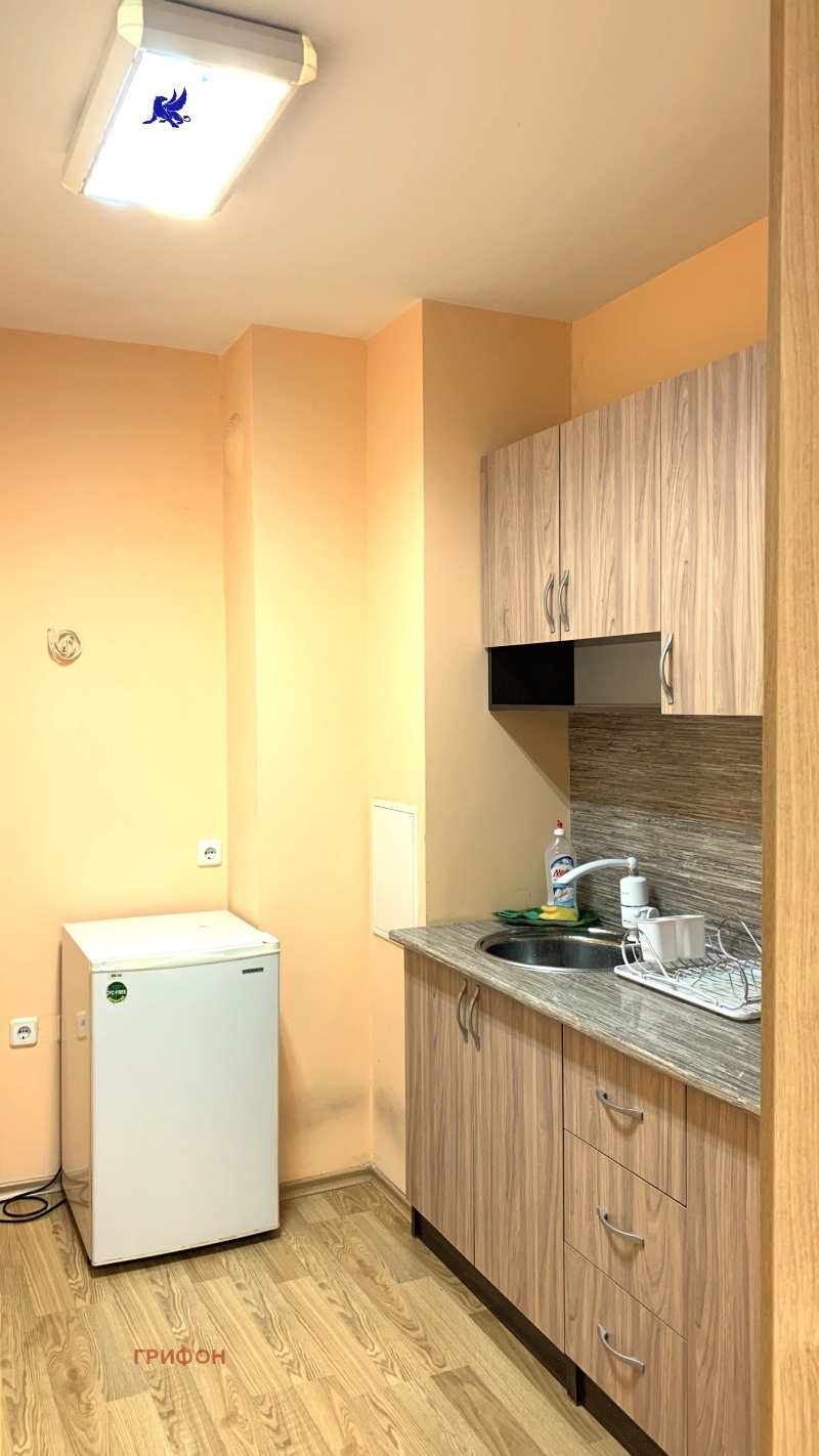 Дава под Наем ОФИС в град София, Хаджи Димитър - 75 кв.м / 500 € » 977.92 лв., ГРИФОН
