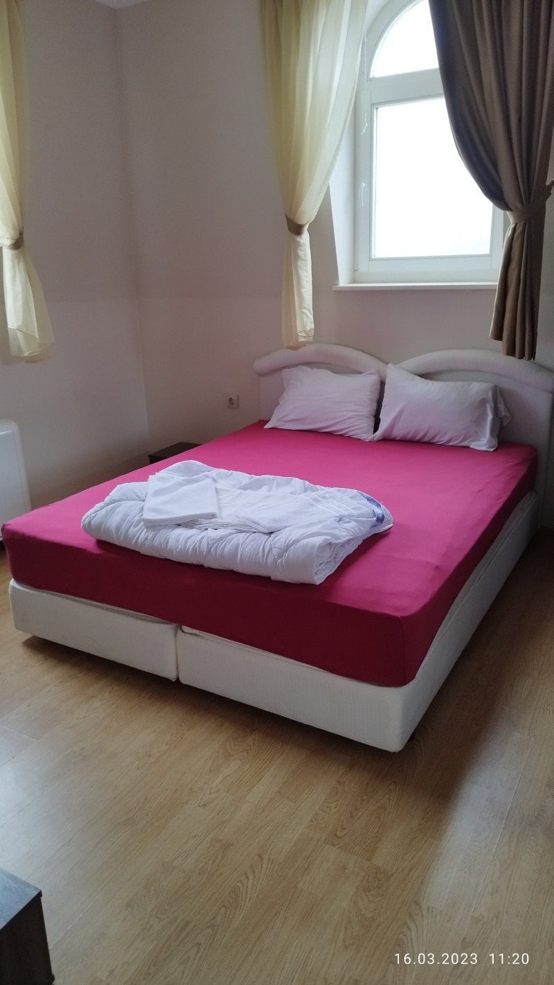 For Rent  2 bedroom Ruse , Tsentar , 80 sq.m | 85664753