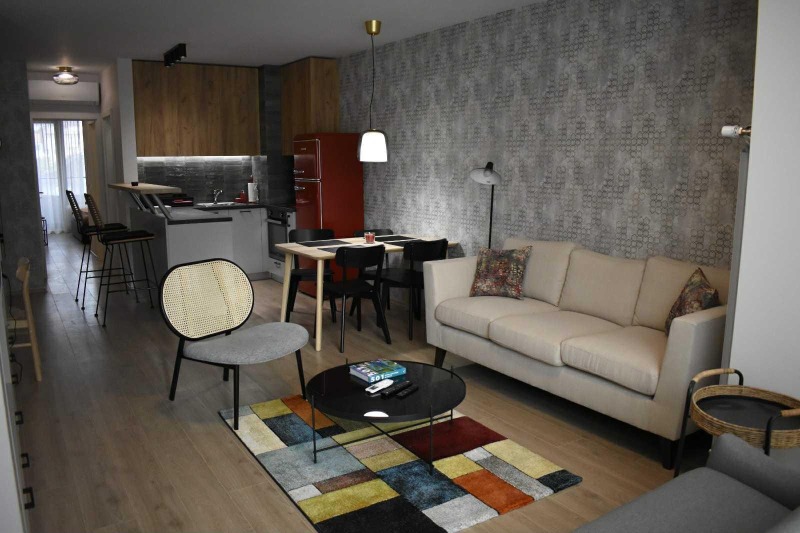 Дава под нем  2-стаен, град София, Център • 1 150 € • ID 23811165 — holmes.bg - [1] 