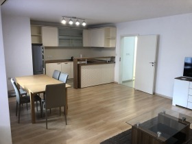 1 Schlafzimmer Kjutschuk Parisch, Plowdiw