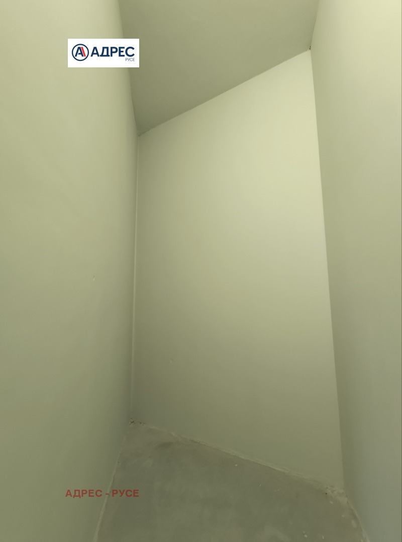 Дава под наем ГАРАЖ, ПАРКОМЯСТО, гр. Русе, Широк център, снимка 5 - Гаражи и паркоместа - 53495459