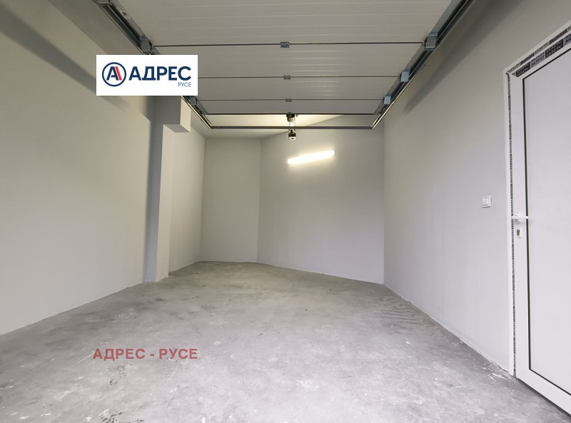 Дава под наем ГАРАЖ, ПАРКОМЯСТО, гр. Русе, Широк център, снимка 3 - Гаражи и паркоместа - 53495459