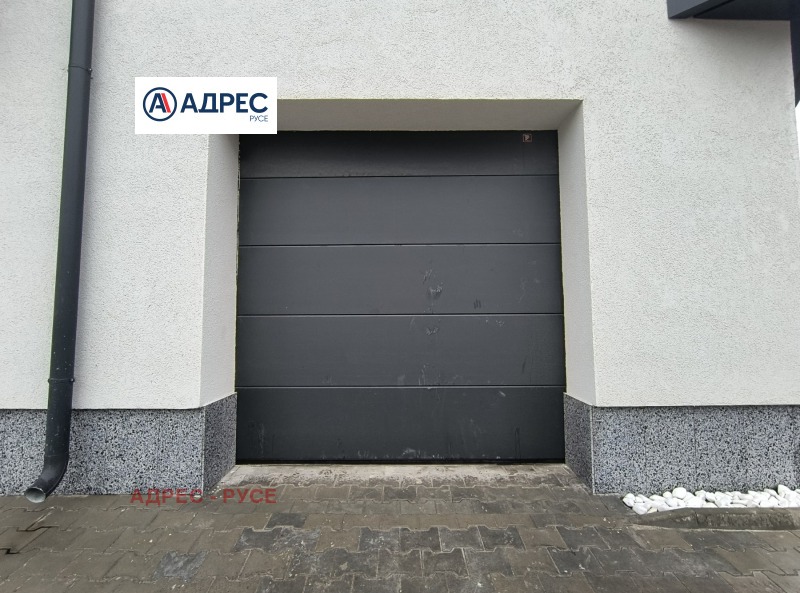 Дава под наем ГАРАЖ, ПАРКОМЯСТО, гр. Русе, Широк център