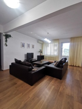 3 chambres Ovtcha koupel, Sofia