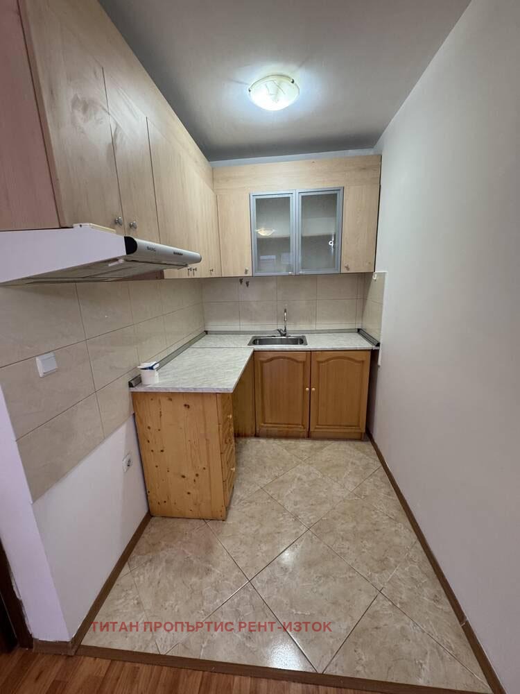 Дава под наем 3-СТАЕН, гр. Бургас, Възраждане, снимка 4 - Апартаменти - 53122581