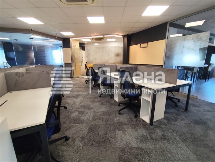 K pronájmu  Kancelář Plovdiv , Sadijski , 857 m2 | 58950858