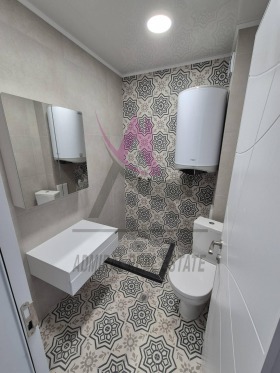 1 slaapkamer Vazrazjdane 3, Varna 4