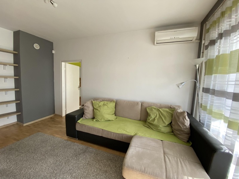 Дава под нем  3-стаен, град София, Надежда 1 •  650 EUR • ID 59075958 — holmes.bg - [1] 
