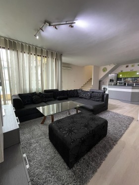 Maisonette Bratja Miladinowi, Burgas