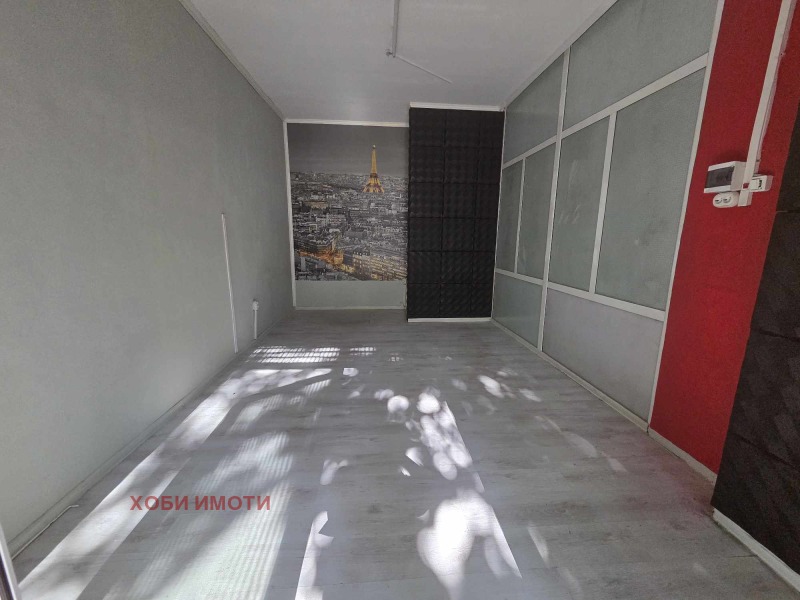 Издаје се  Схоп Пловдив , Центар , 56 м2 | 97920550