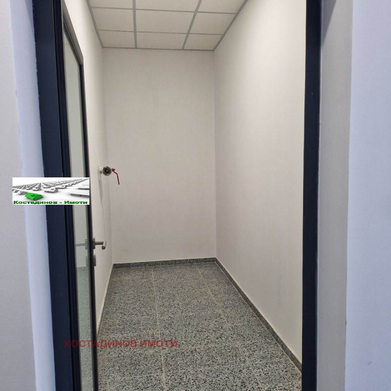 Дава под наем МАГАЗИН, гр. Пловдив, Христо Смирненски, снимка 8 - Магазини - 53289878