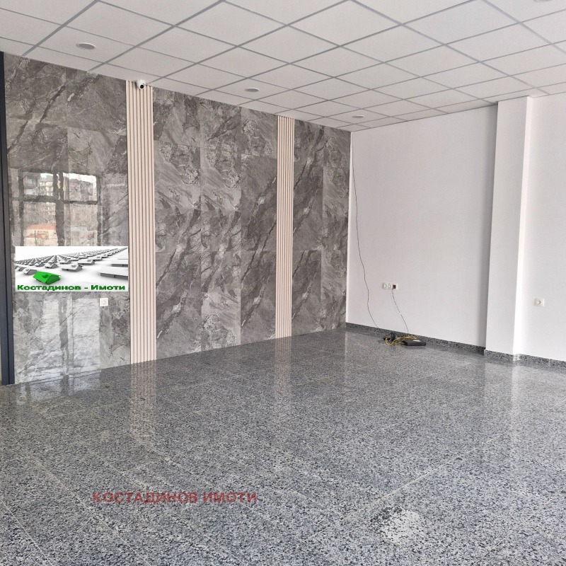 Дава под наем МАГАЗИН, гр. Пловдив, Христо Смирненски, снимка 4 - Магазини - 53289878