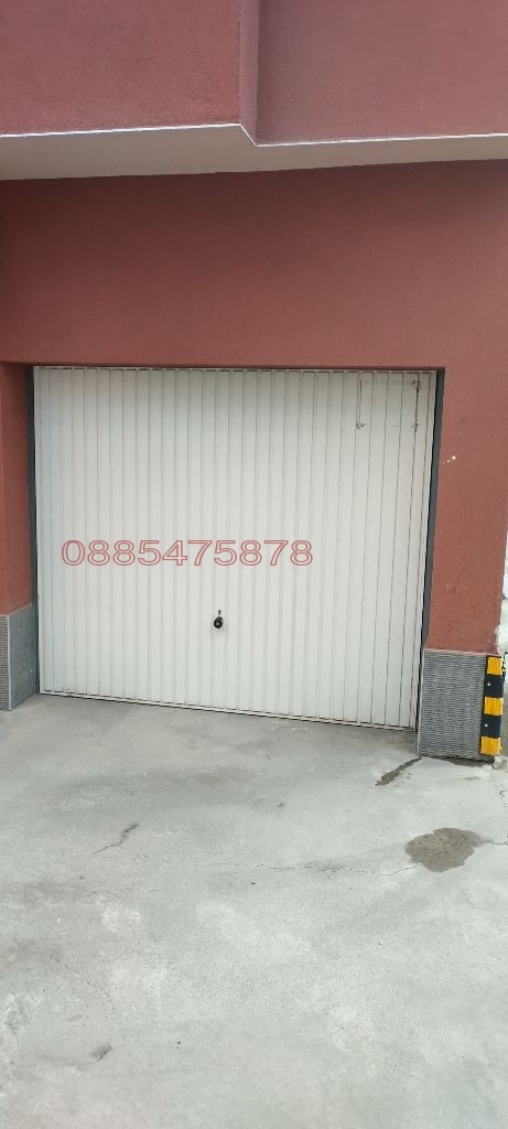 A louer  Garage Sofia , Manastirski livadi , 20 m² | 61397106