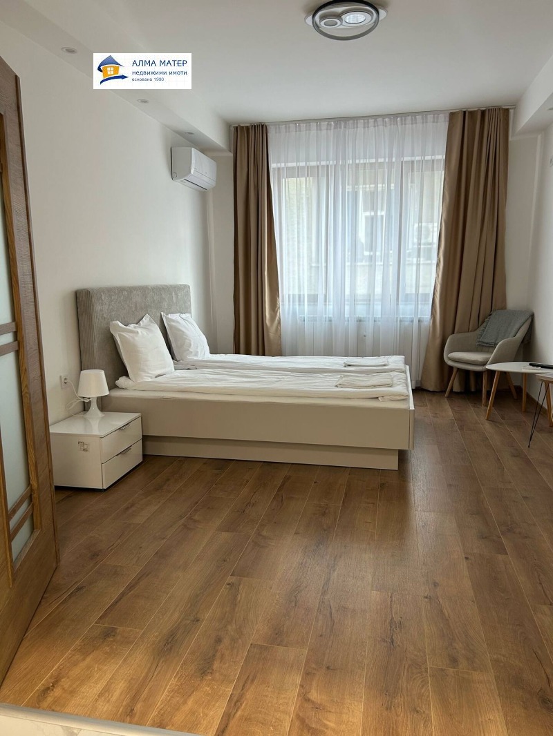 Дава под нем  2-стаен, град София, Център •  720 EUR • ID 41963801 — holmes.bg - [1] 