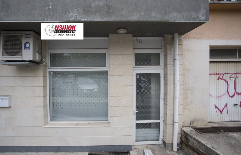 Дава под наем МАГАЗИН, гр. София, Гоце Делчев, снимка 2 - Магазини - 53044097
