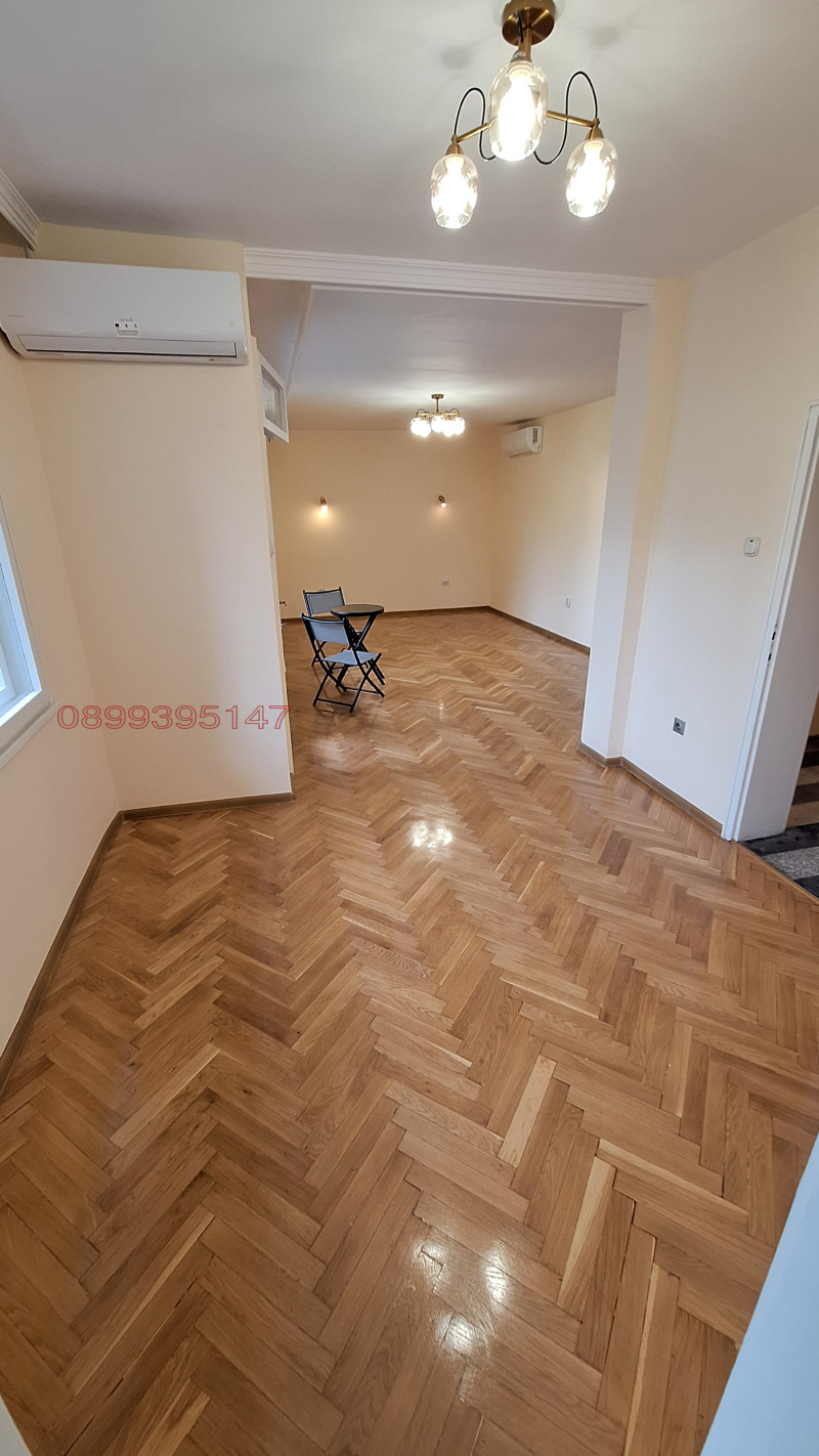 В аренду  2 спальни Пловдив , Център , 110 кв.м | 89973709
