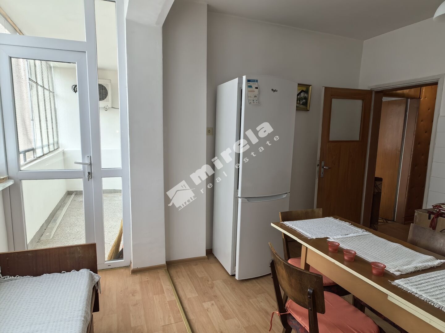 Дава под наем 2-СТАЕН, гр. Ямбол, Център, снимка 4 - Апартаменти - 55800340