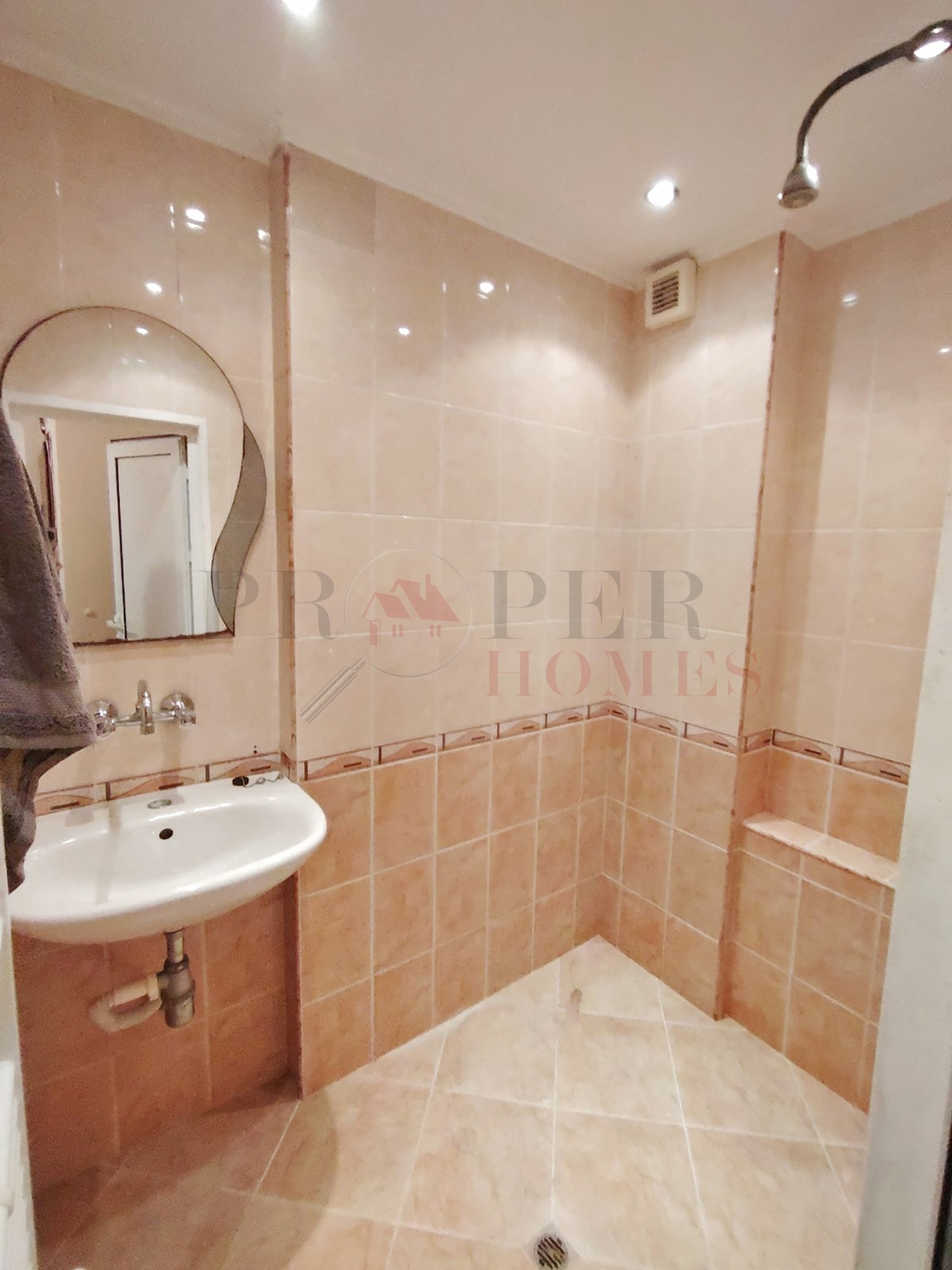 Дава под наем 2-СТАЕН, гр. Велико Търново, Център, снимка 8 - Апартаменти - 53774378