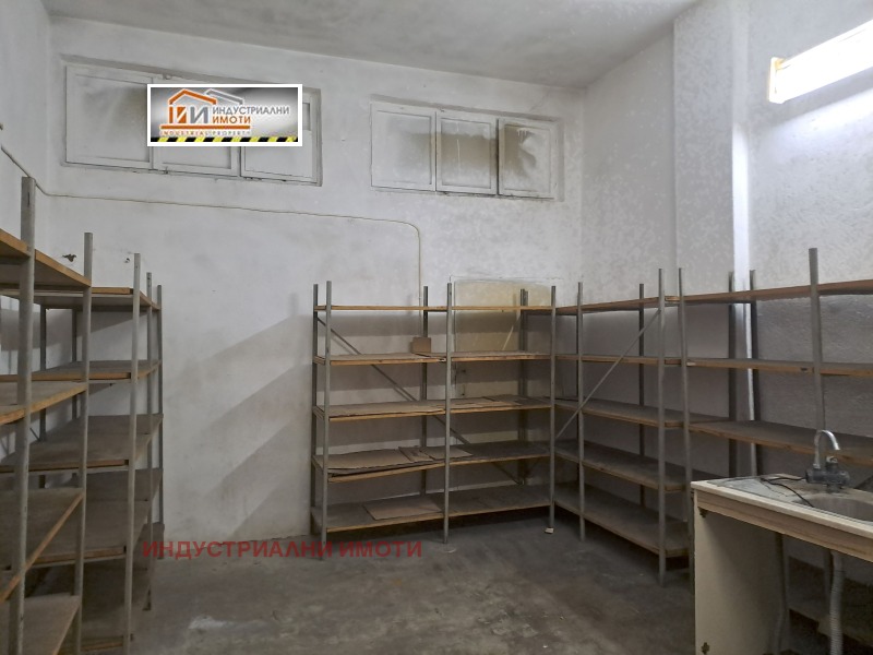 En renta  Almacenamiento Plovdiv , Industrialna zona - Sever , 30 metros cuadrados | 90719448