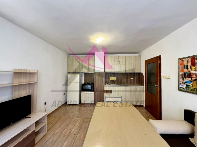 Дава под нем  2-стаен, град Варна, Левски 1 •  325 EUR • ID 43415967 — holmes.bg - [1] 