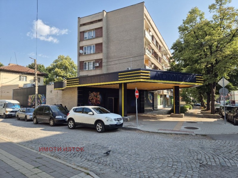 Дава под Наем БАНКОВ ОФИС в град Перник, Център - 496 кв.м / 2 000 € » 3 911.66 лв., ИМОТИ ИЗТОК