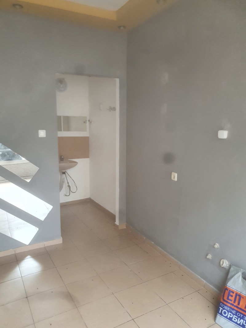 Дава под Наем ОФИС в град Кърджали, Център - 15 кв.м / 240 € » 469.40 лв., ЗАКС