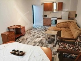 3-стаен град Варна, Колхозен пазар 2