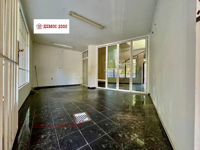 Дава под наем МАГАЗИН, гр. Варна, Завод Дружба, снимка 2 - Магазини - 52667376