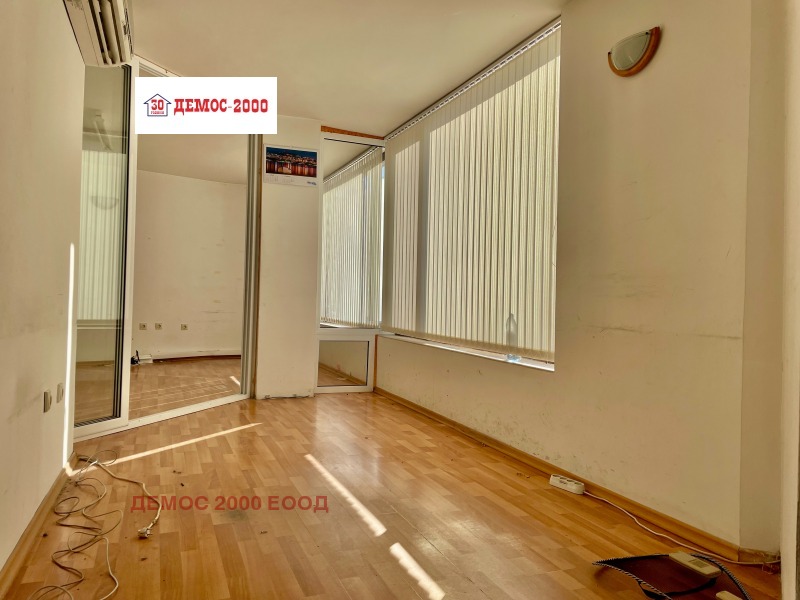 Дава под наем МАГАЗИН, гр. Варна, Завод Дружба, снимка 7 - Магазини - 52667376