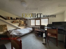 Προς ενοικίαση Σοφίτα