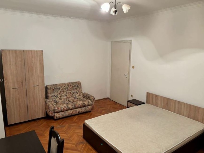 Дава под наем  3-стаен град София , Център , 108 кв.м | 41878689