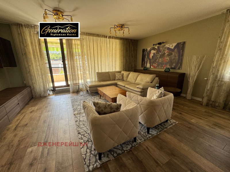 A louer  3 chambres Sofia , Simeonovo , 220 m² | 49635146