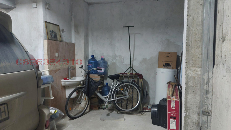 Дава под наем ГАРАЖ, ПАРКОМЯСТО, гр. Русе, Център, снимка 3 - Гаражи и паркоместа - 53155853