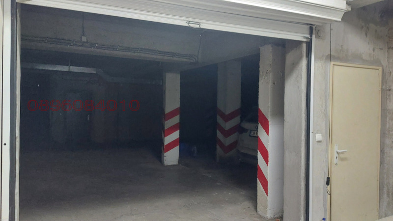 Дава под наем ГАРАЖ, ПАРКОМЯСТО, гр. Русе, Център, снимка 7 - Гаражи и паркоместа - 53155853