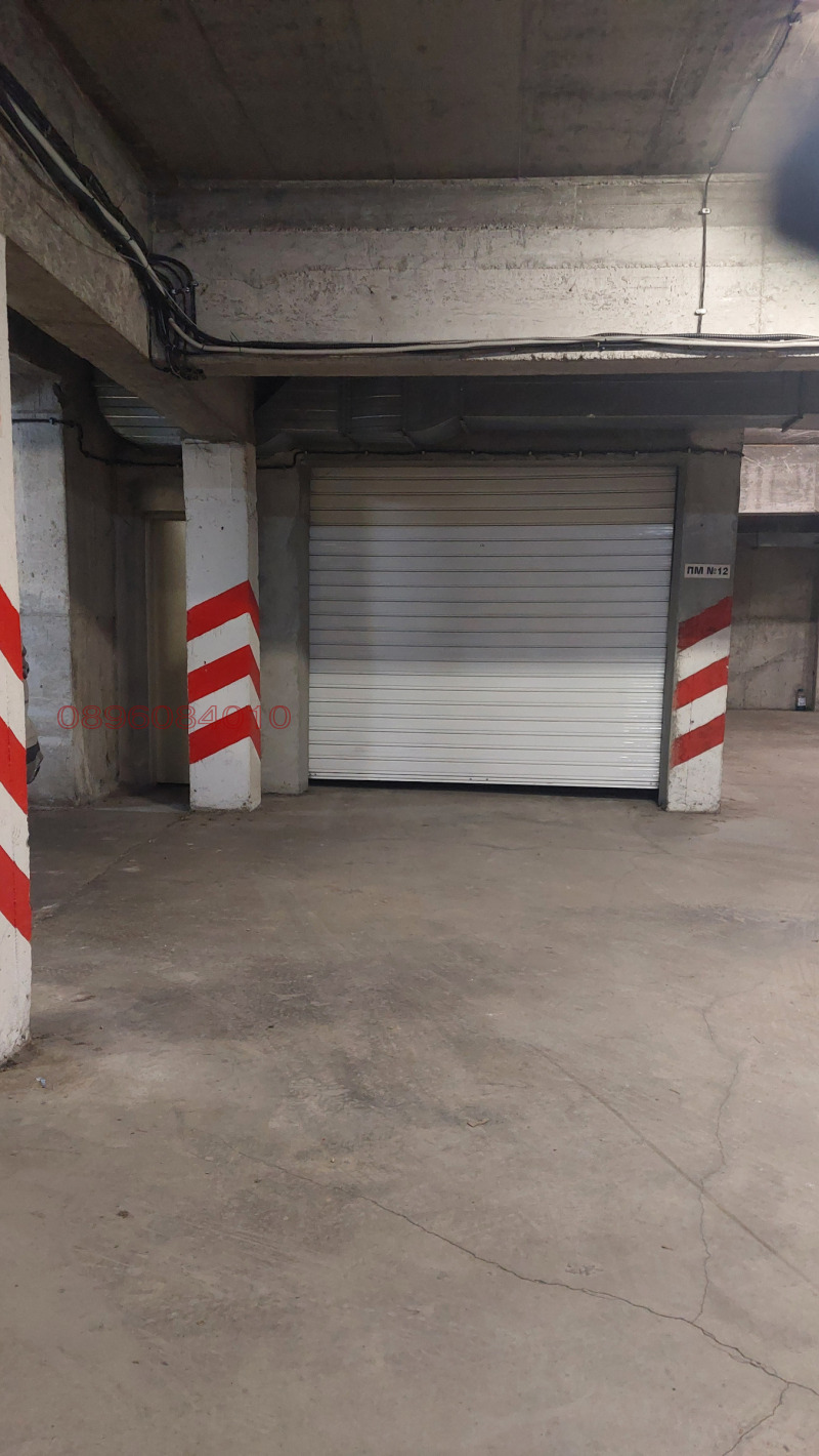 Дава под наем ГАРАЖ, ПАРКОМЯСТО, гр. Русе, Център