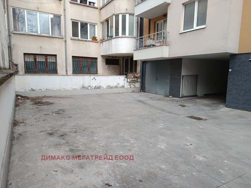 Дава под наем ГАРАЖ, ПАРКОМЯСТО, гр. София, Банишора